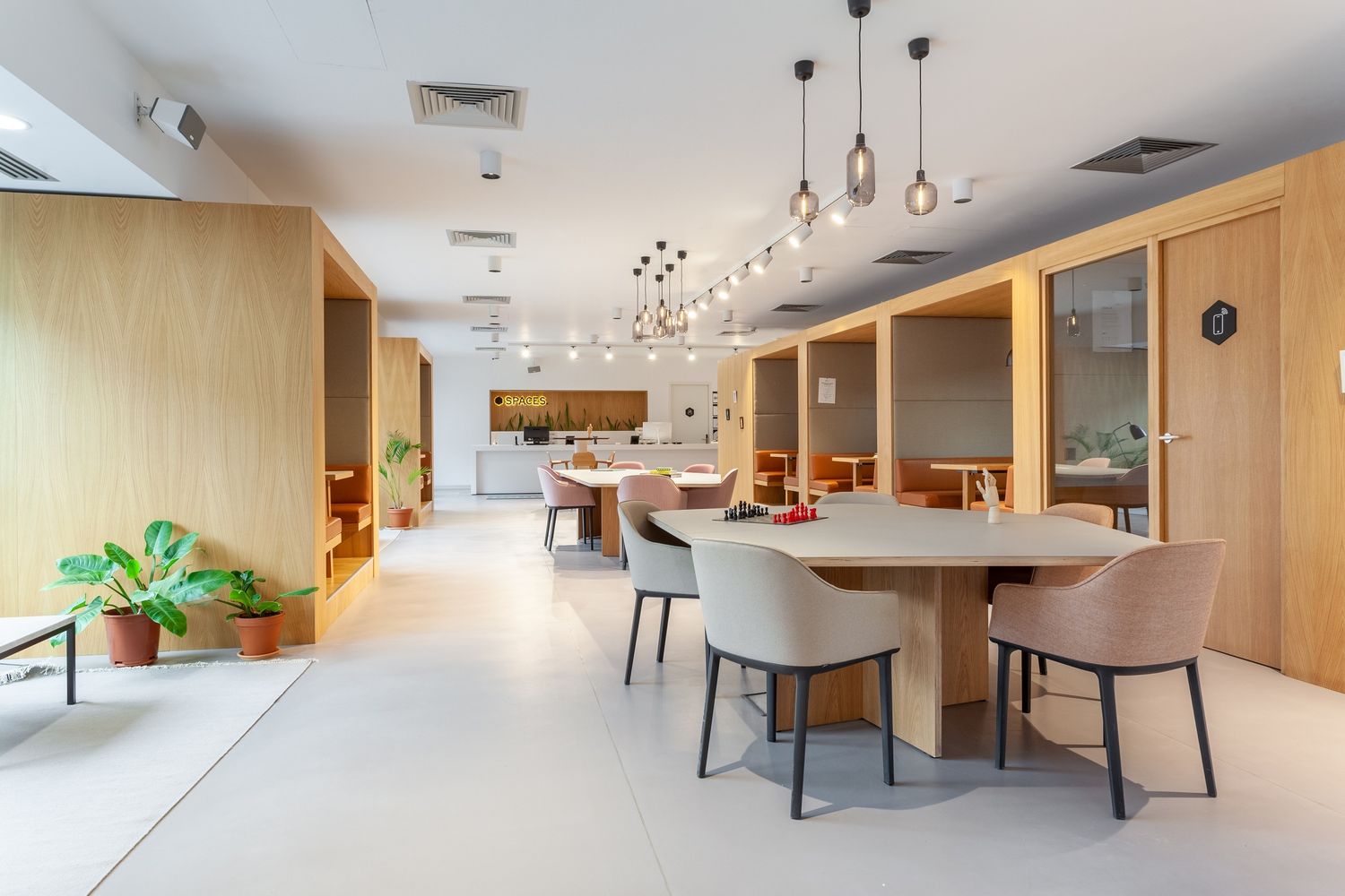 New York, Long Island City - Spaces: 47 Avenue A, New York, NY 10009
